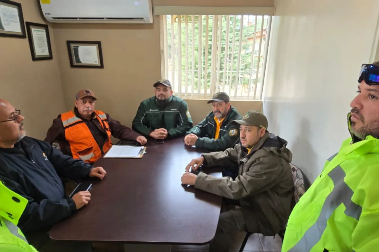 Se une personal de Protección Civil Estatal a combate de incendios en Madera