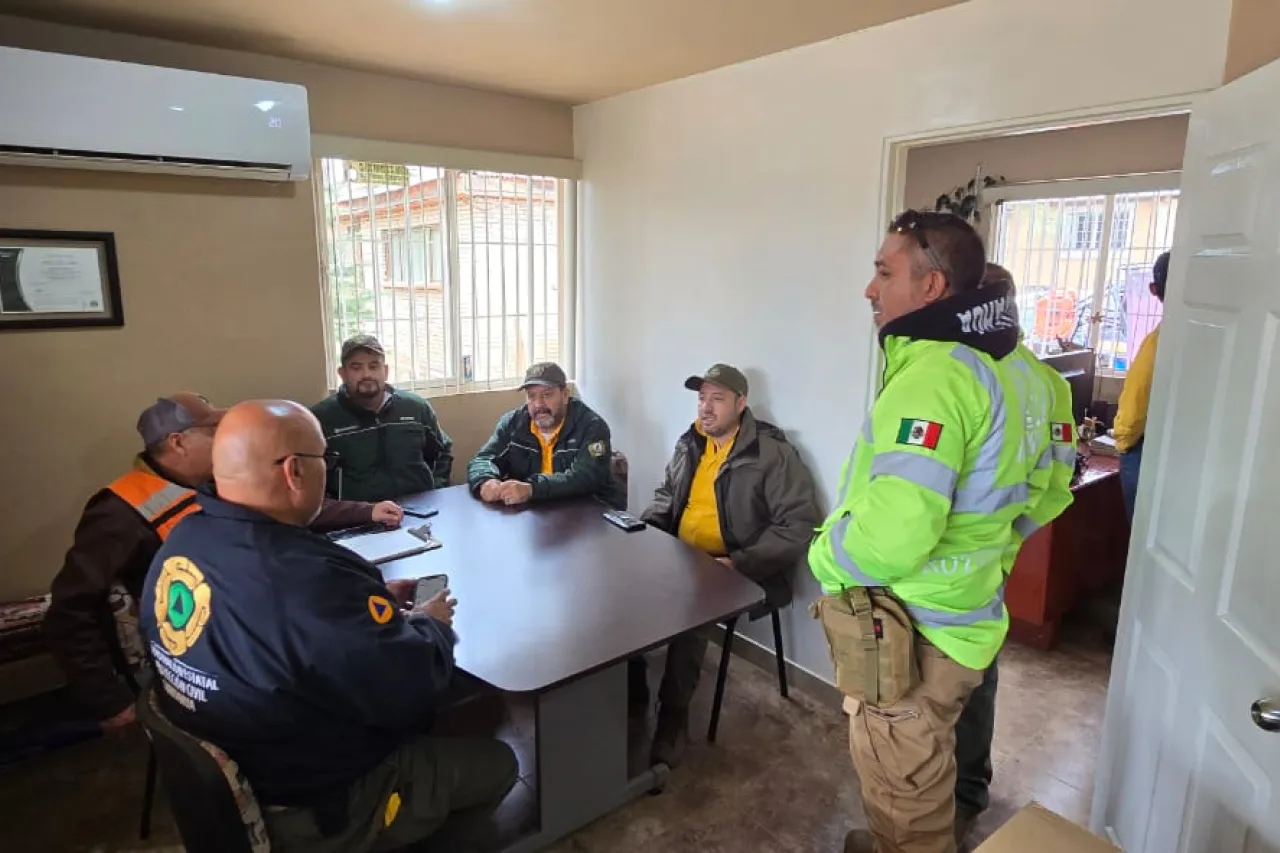 Se une personal de Protección Civil Estatal a combate de incendios en Madera