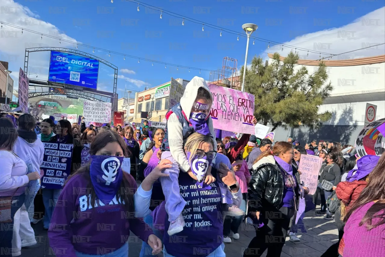 Más de 5 mil mujeres marchan en Ciudad Juárez por el 8M