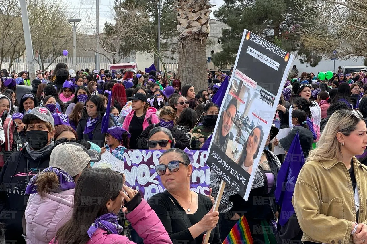 Mujeres y colectivos se congregan en El Monumento para Marcha Incluyente