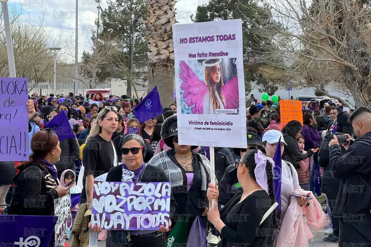 Mujeres y colectivos se congregan en El Monumento para Marcha Incluyente