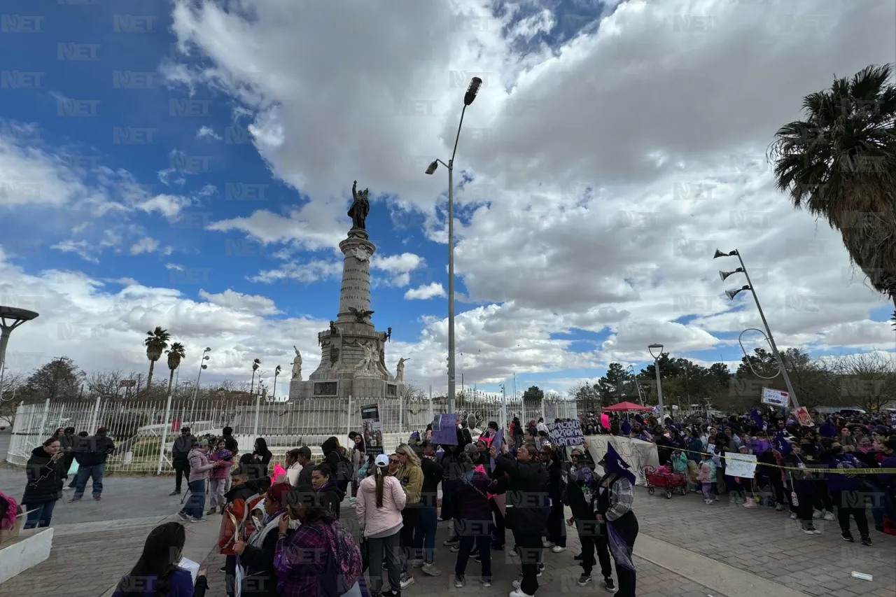 Mujeres y colectivos se congregan en El Monumento para Marcha Incluyente