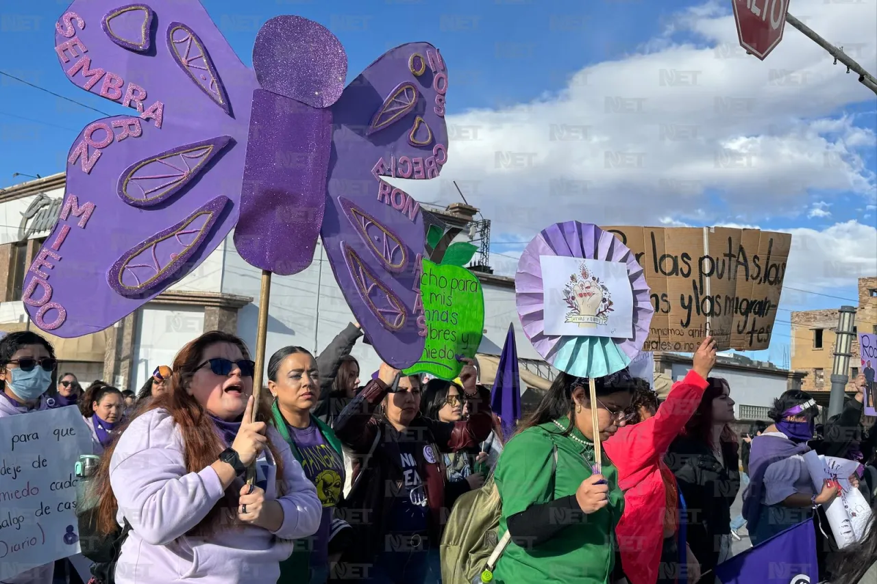 Más de 5 mil mujeres marchan en Ciudad Juárez por el 8M