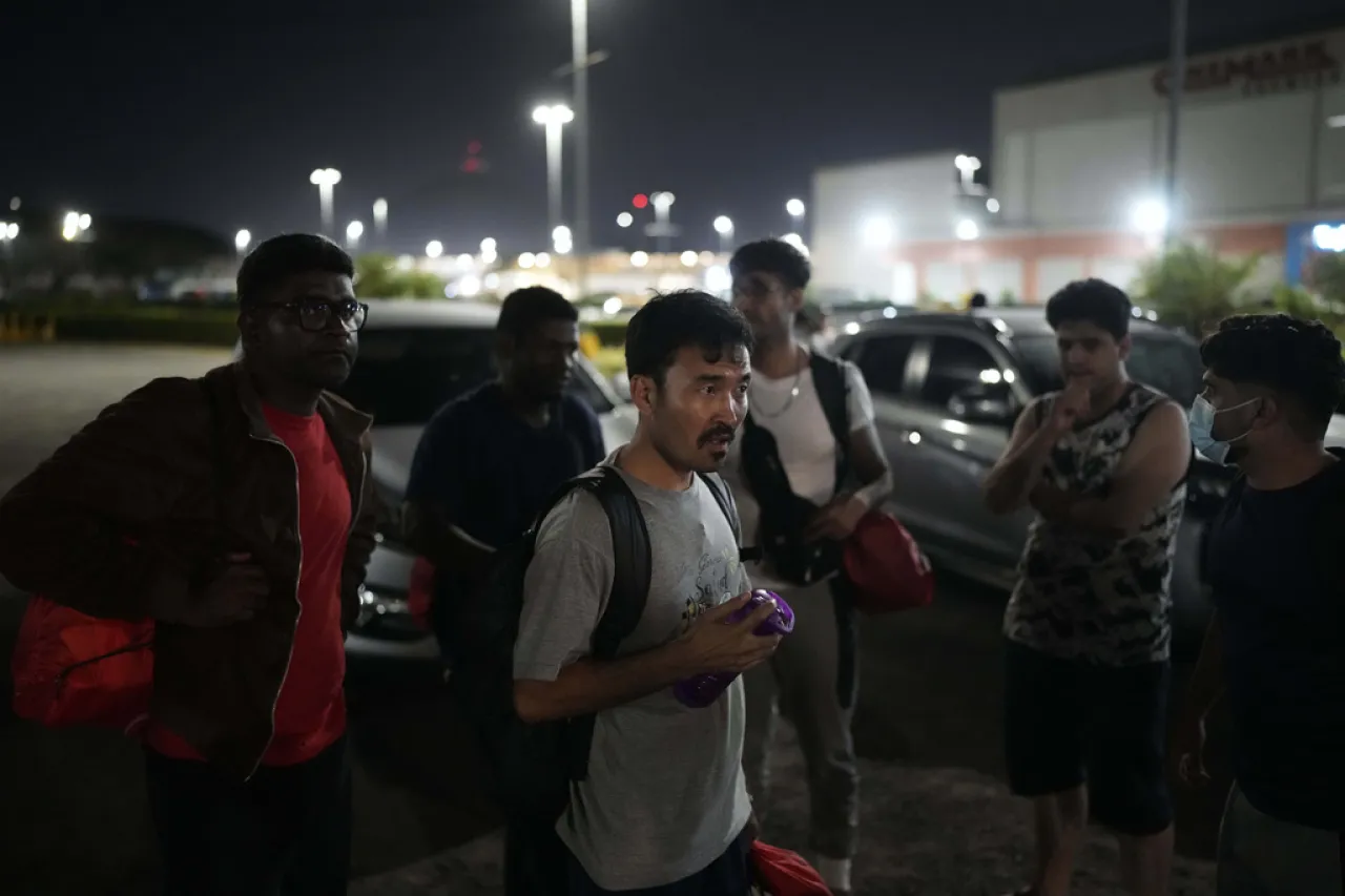 Panamá libera a decenas de deportados por EU