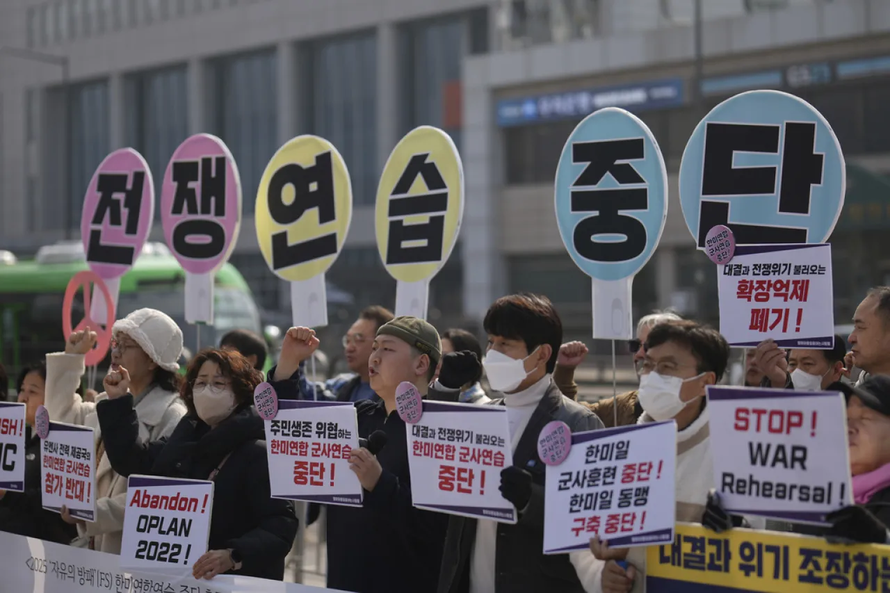 Norcorea lanza misiles tras inicio de maniobras de EU con Surcorea