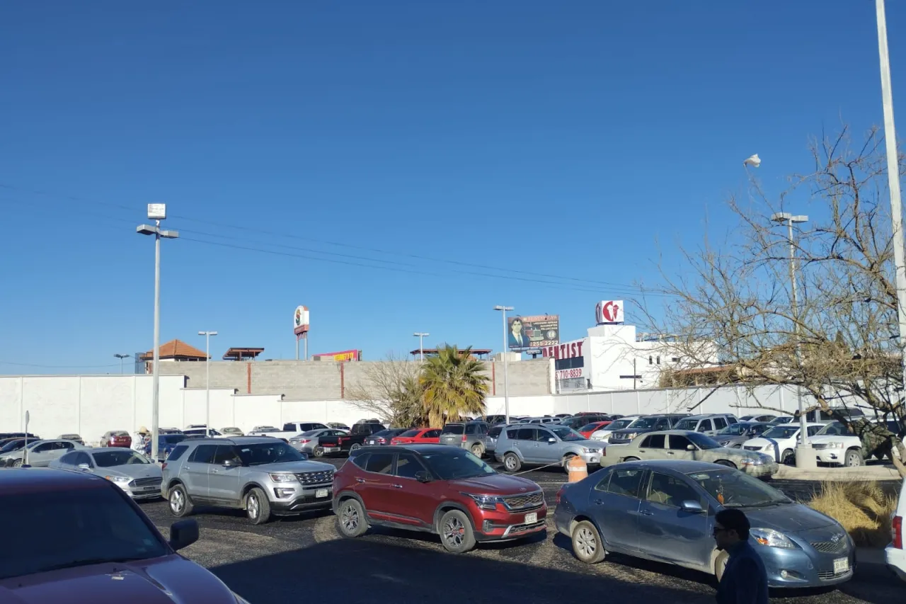 Anuncian proyecto de estacionamiento de 2 niveles en Pueblito Mexicano