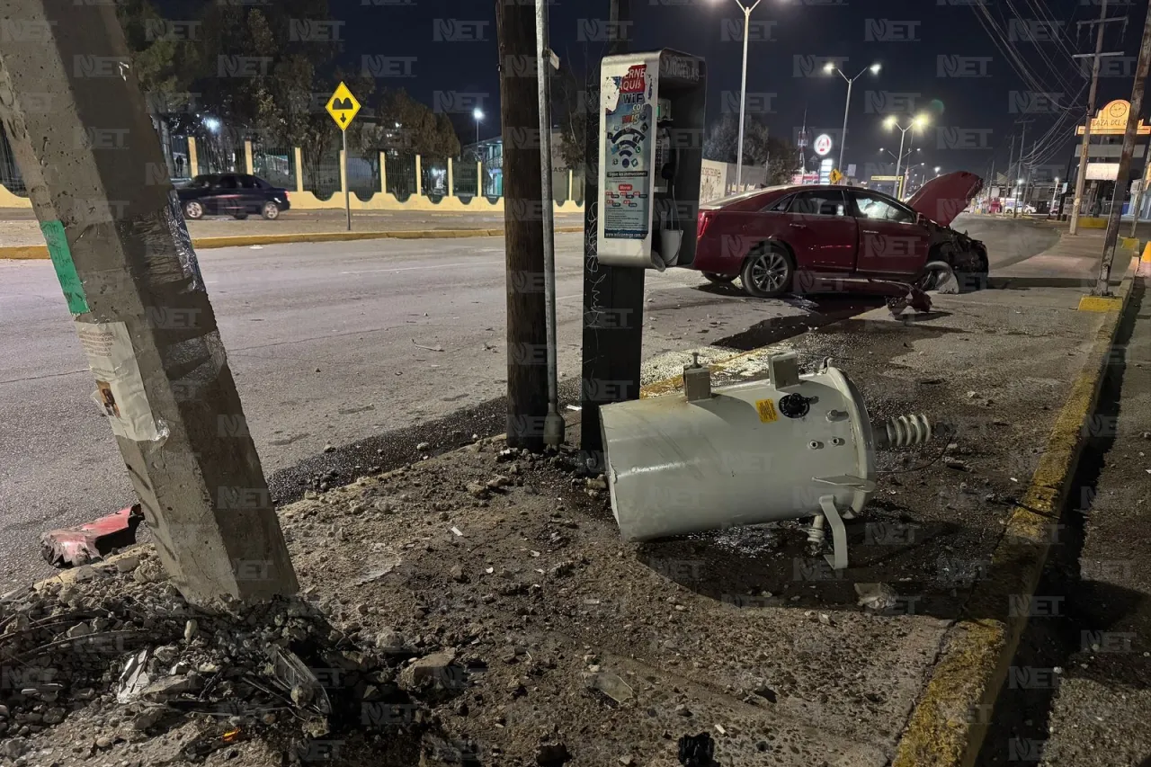 Destroza su auto al quedarse dormido al volante en la 'Jilo'