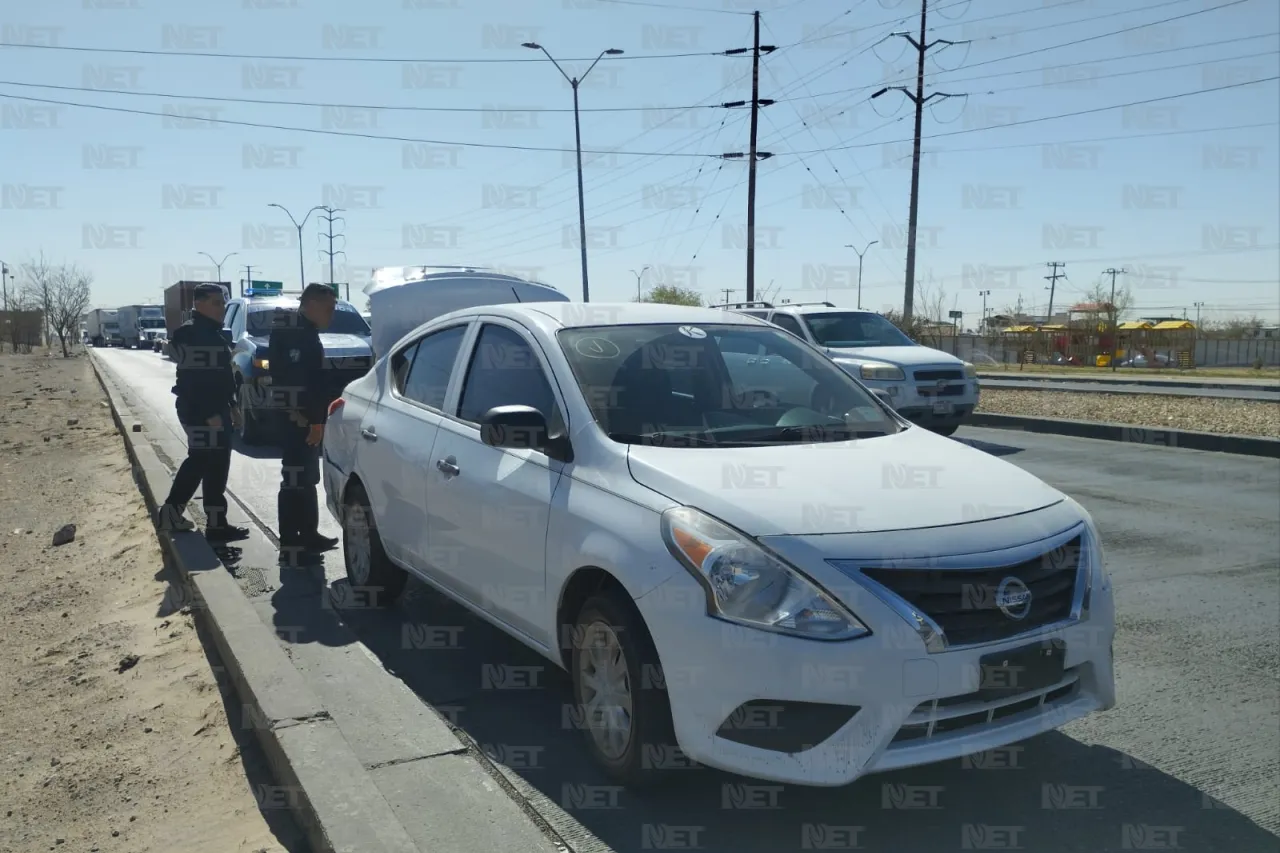 Choca en el Juan Pablo II y se genera tráfico