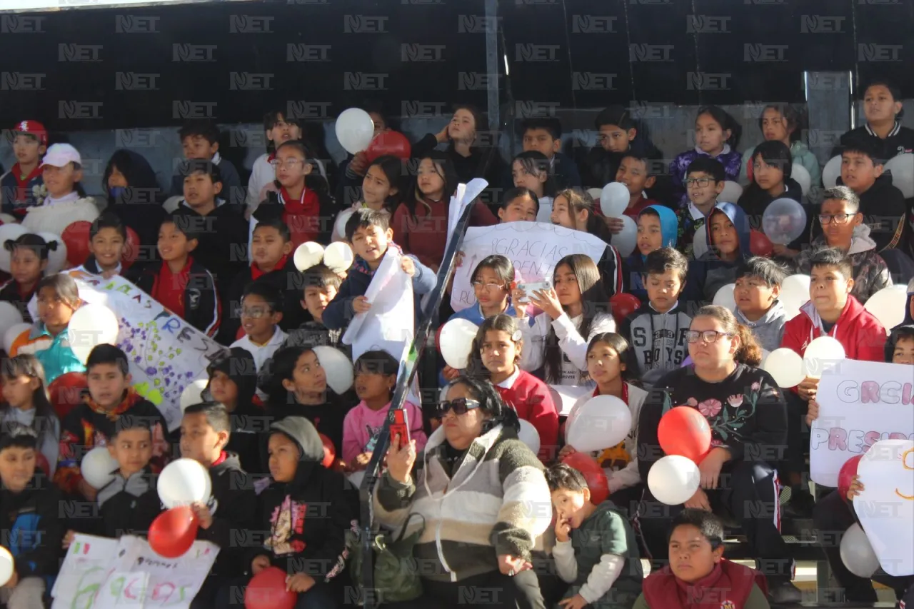 Construyen barda en escuela primaria Juan Álvarez
