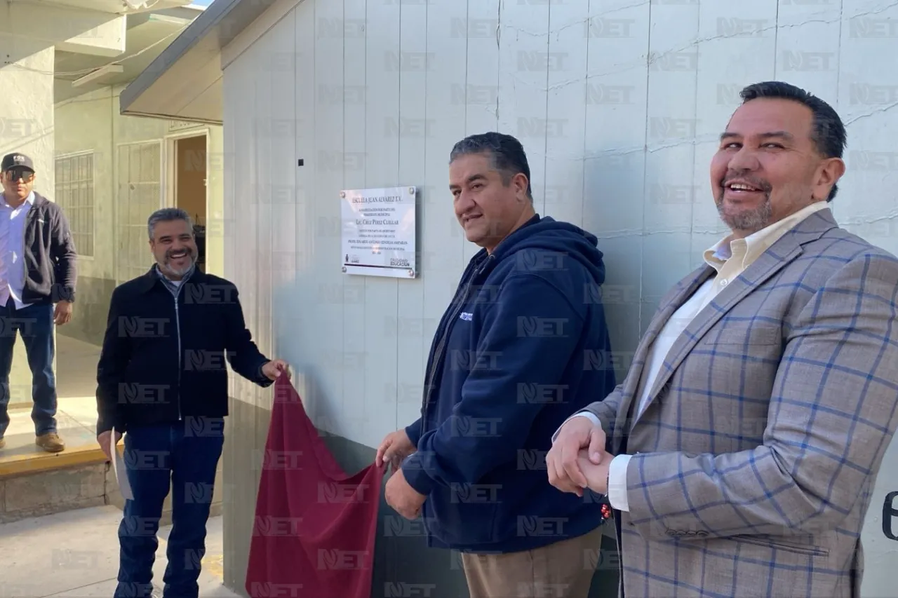 Construyen barda en escuela primaria Juan Álvarez