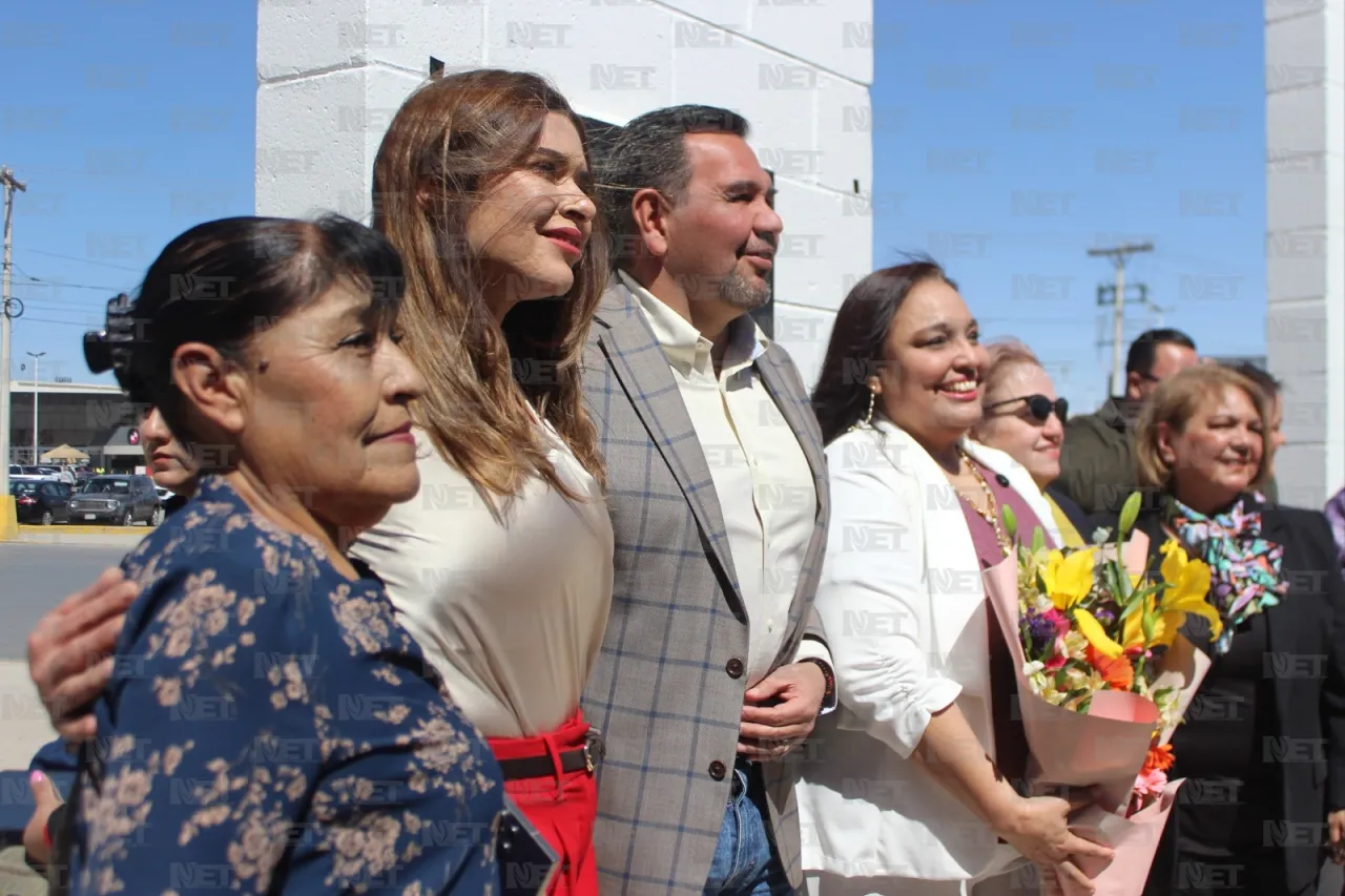 Colocan en la Rotonda de Mujeres Ilustres a Ruth Vargas