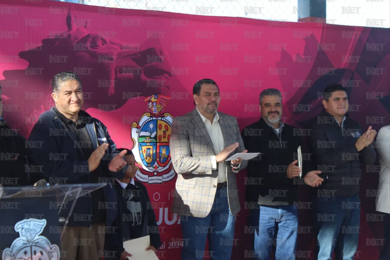Construyen barda en escuela primaria Juan Álvarez