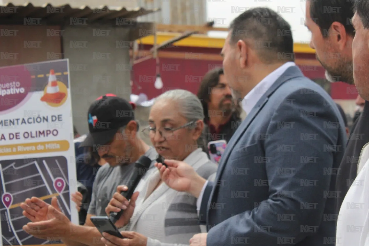 Entrega alcalde calles rehabilitadas en Riberas