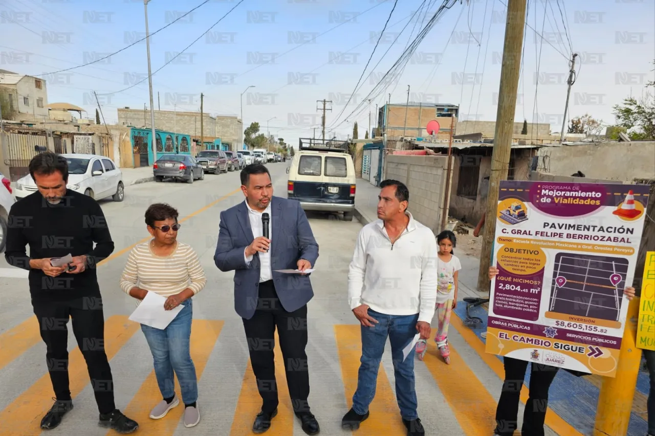 Entrega Municipio pavimentación de calle en la Revolución Mexicana