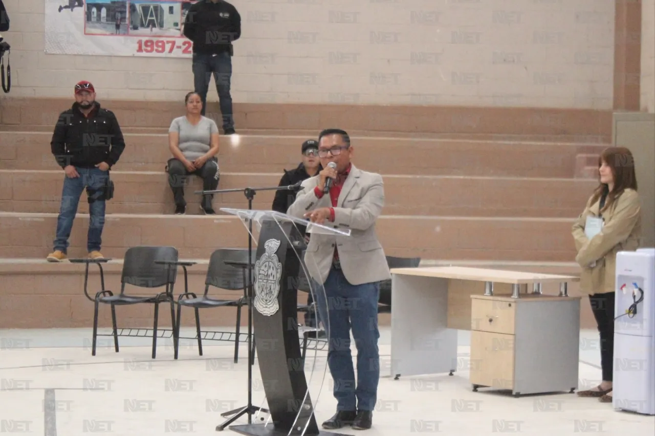 Dona Sempra pupitres y escritorios a 4 escuelas de Juárez