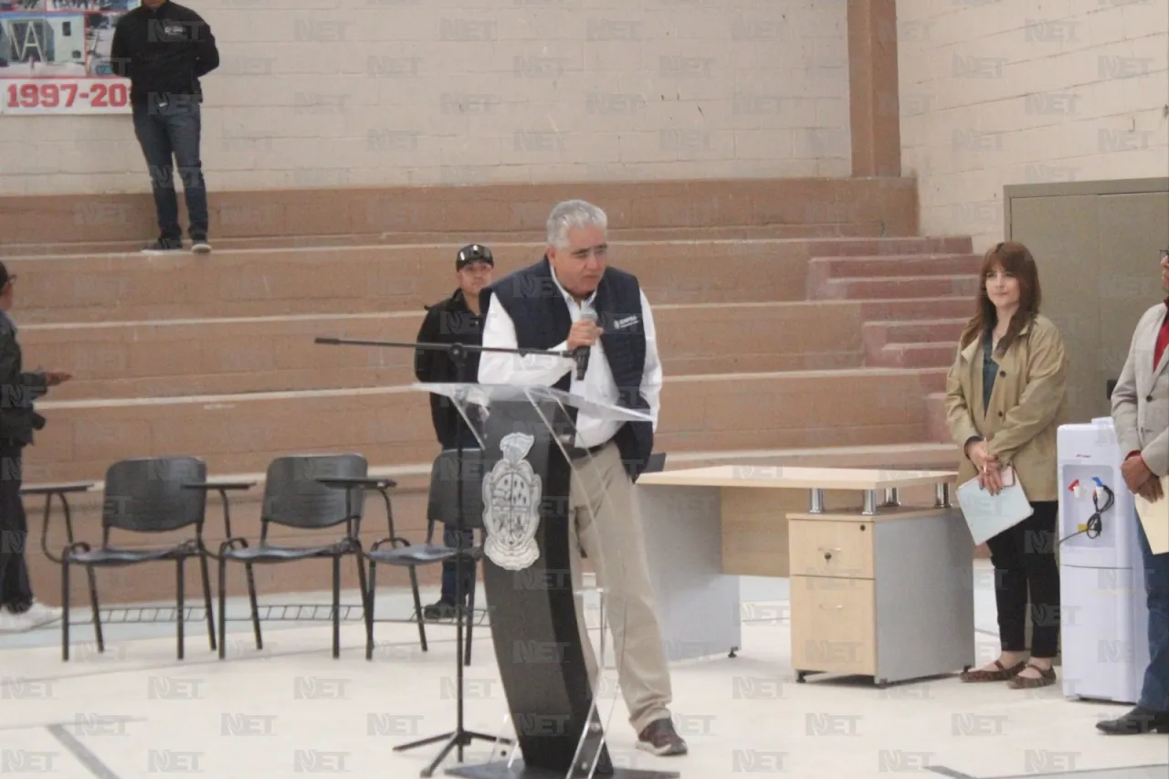 Dona Sempra pupitres y escritorios a 4 escuelas de Juárez