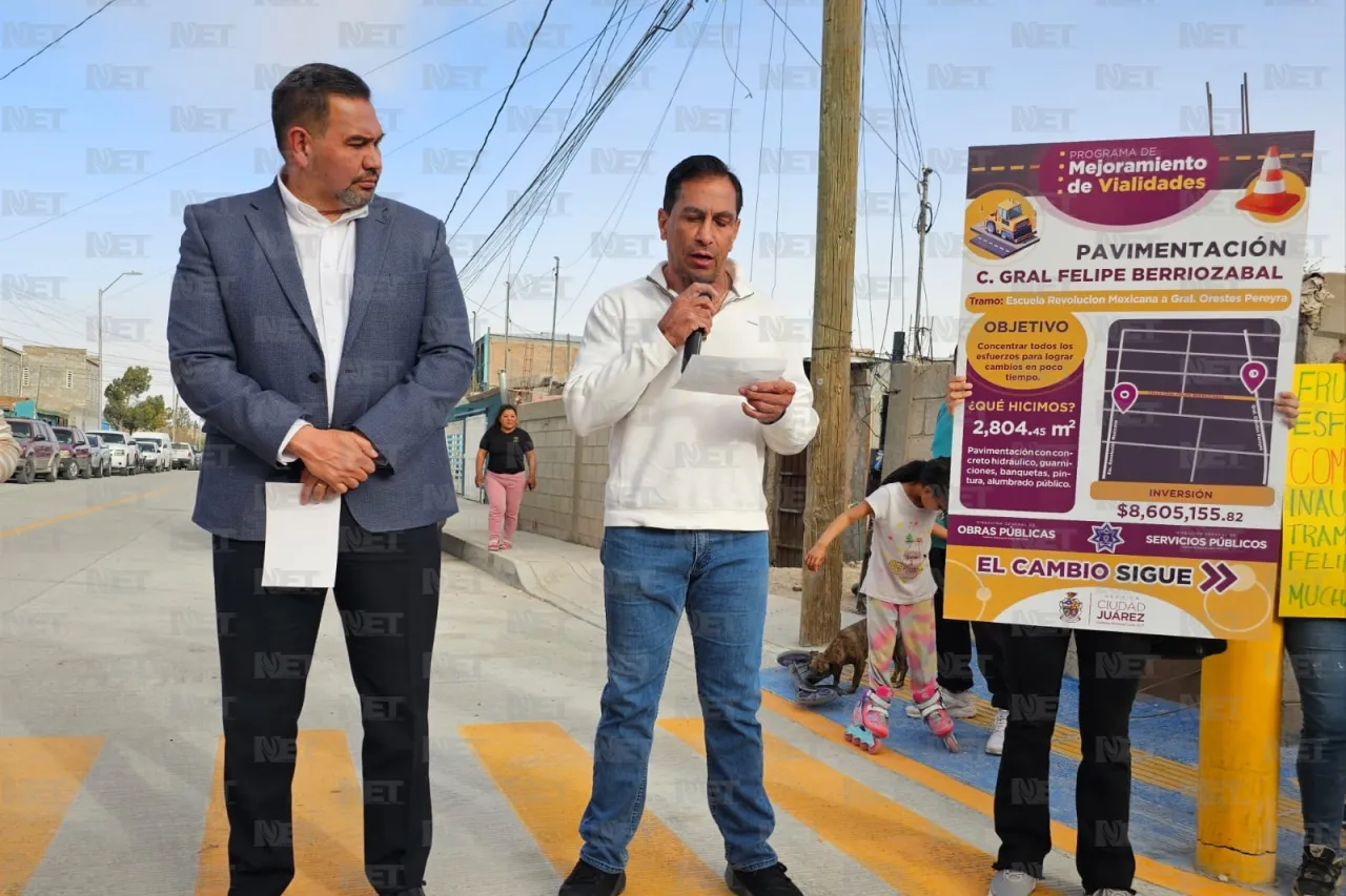 Entrega Municipio pavimentación de calle en la Revolución Mexicana