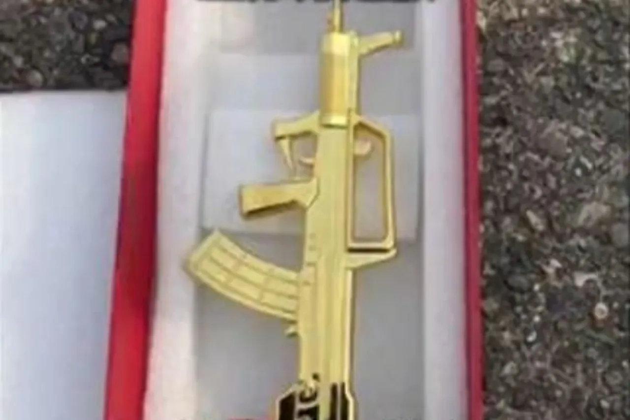 Organizadores de maratón se disculpan tras entregar premios en forma de arma