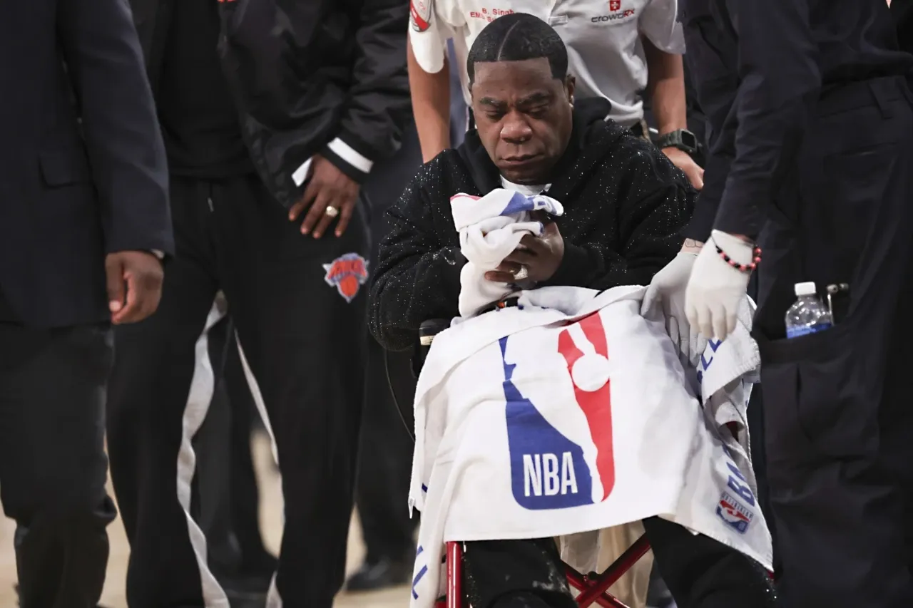 Vomita el actor Tracy Morgan mientras disfrutaba de partido de la NBA