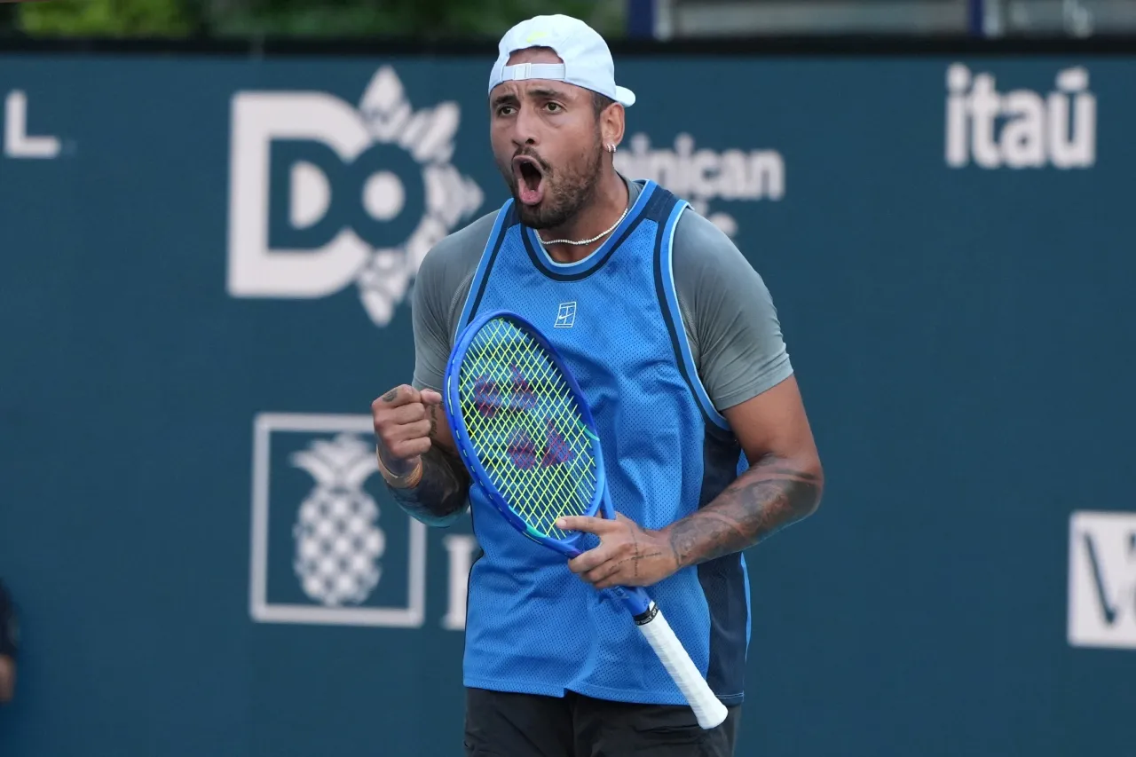Nick Kyrgios gana un partido por primera vez en casi dos años y medio