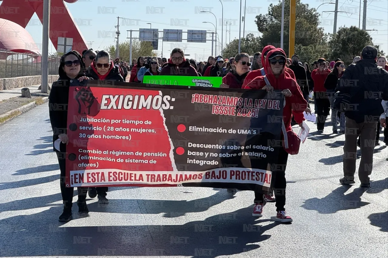 Toman las calles cientos de maestros de la Sección 8va; cierran la Heroico
