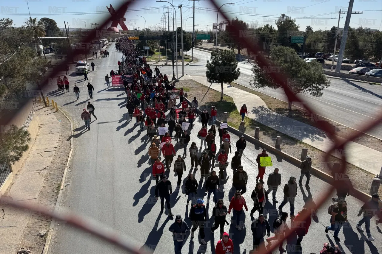 Toman las calles cientos de maestros de la Sección 8va; cierran la Heroico