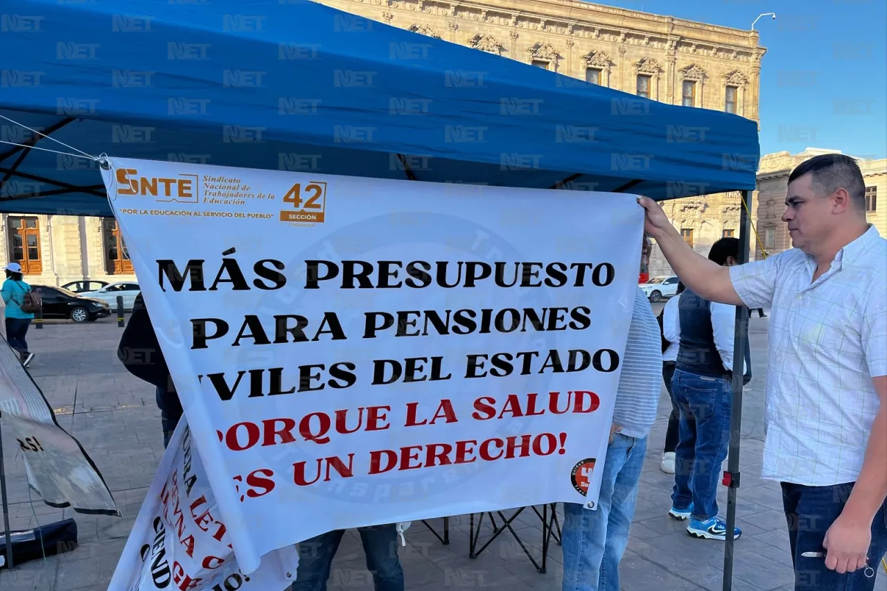 Demandan docentes mejor servicio de Pensiones Civiles en Chihuahua