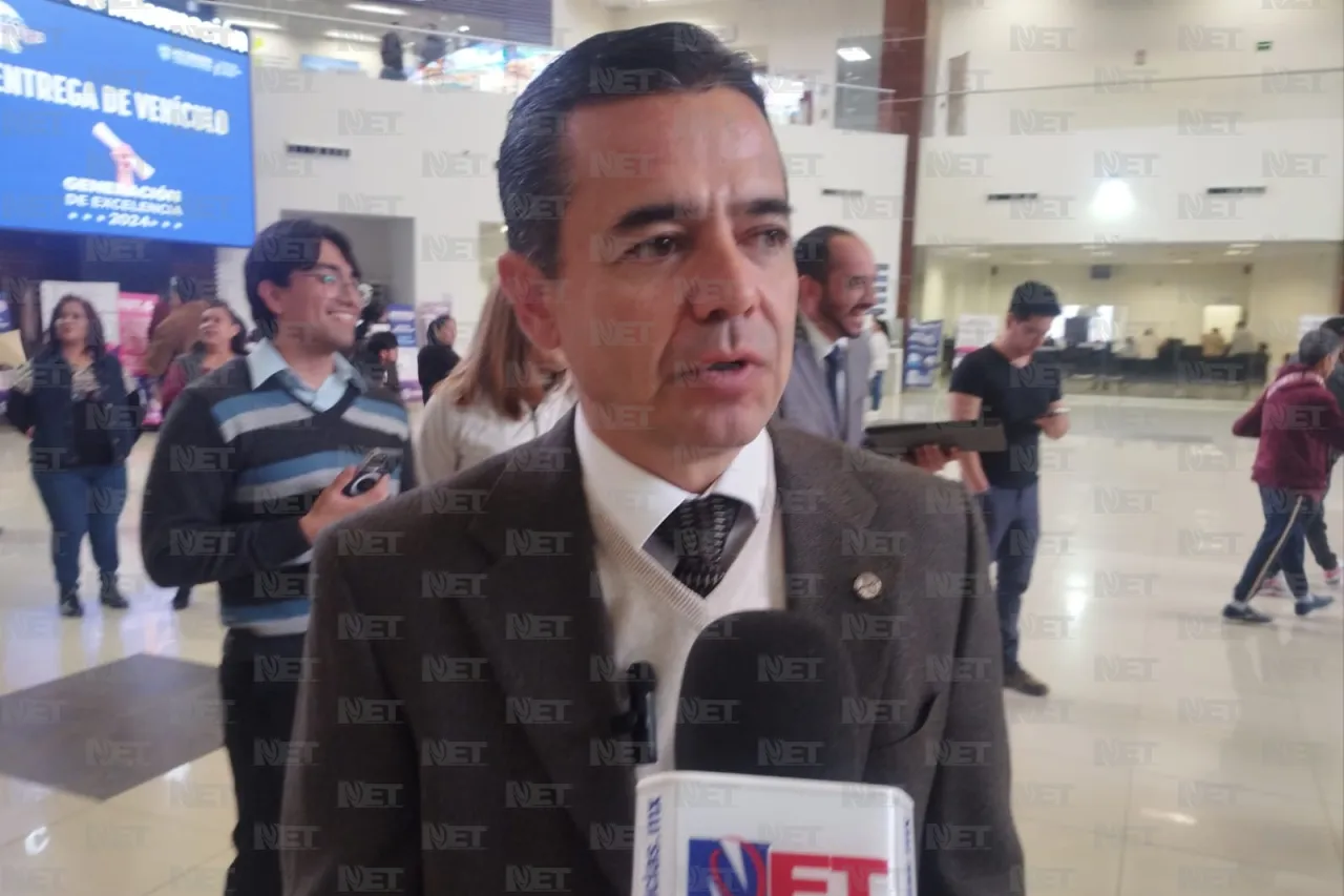 Egresada de la UACJ gana automóvil por premio a Generación de Excelencia 2024