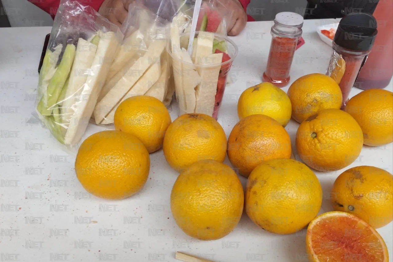 Secundaria organiza kermes con 'comida sana'