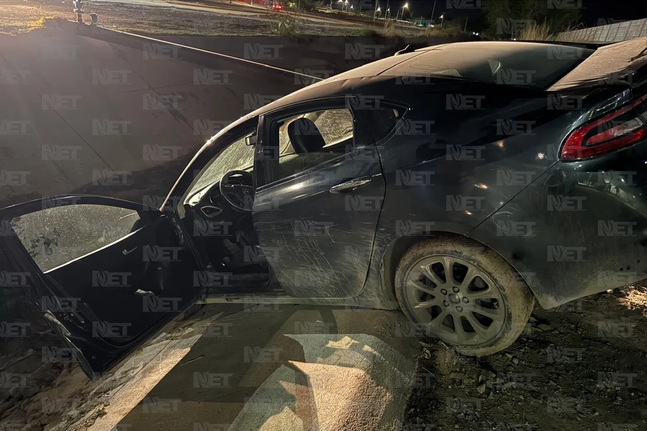 'Relax' de martes: Ebrio termina con carro en acequia