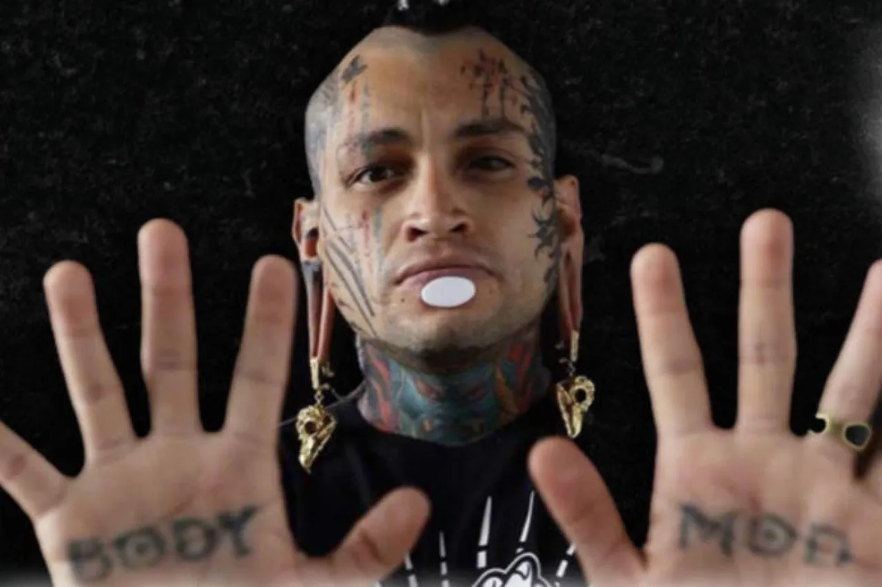 Muere Gattoo Moreno, reconocido tatuador mexicano