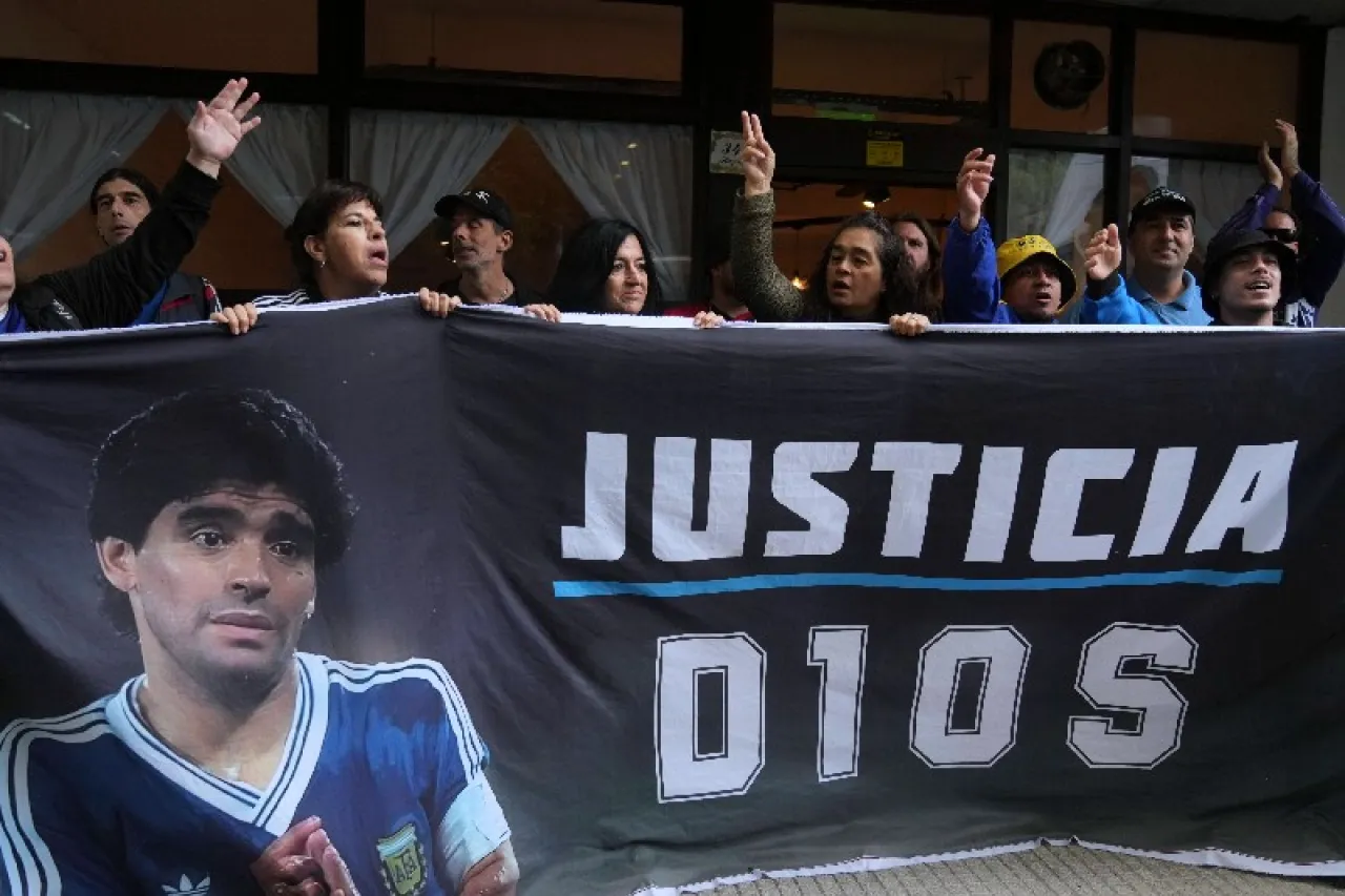 Afirma médico que Maradona no debió haber sido internado en su casa