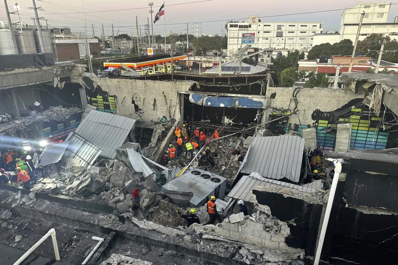 Sube a 44 muertos y 160 heridos tras colapso de techo de discoteca en RD
