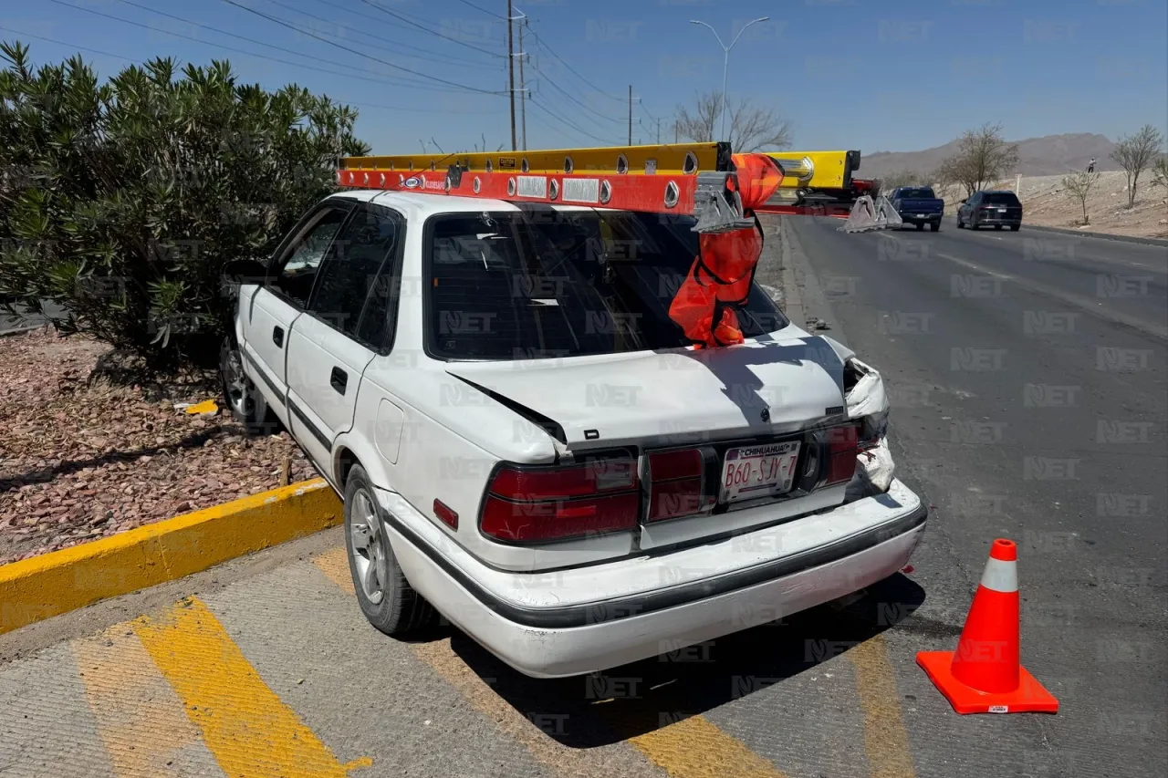 Aparatoso choque múltiple en Cuatro Siglos y Arizona involucra 5 vehículos