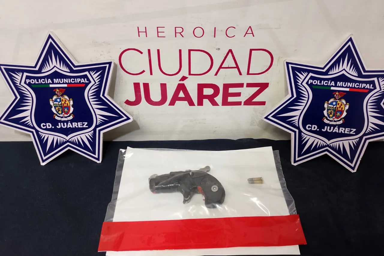 Detienen a mujer con pistola en la colonia Independencia II