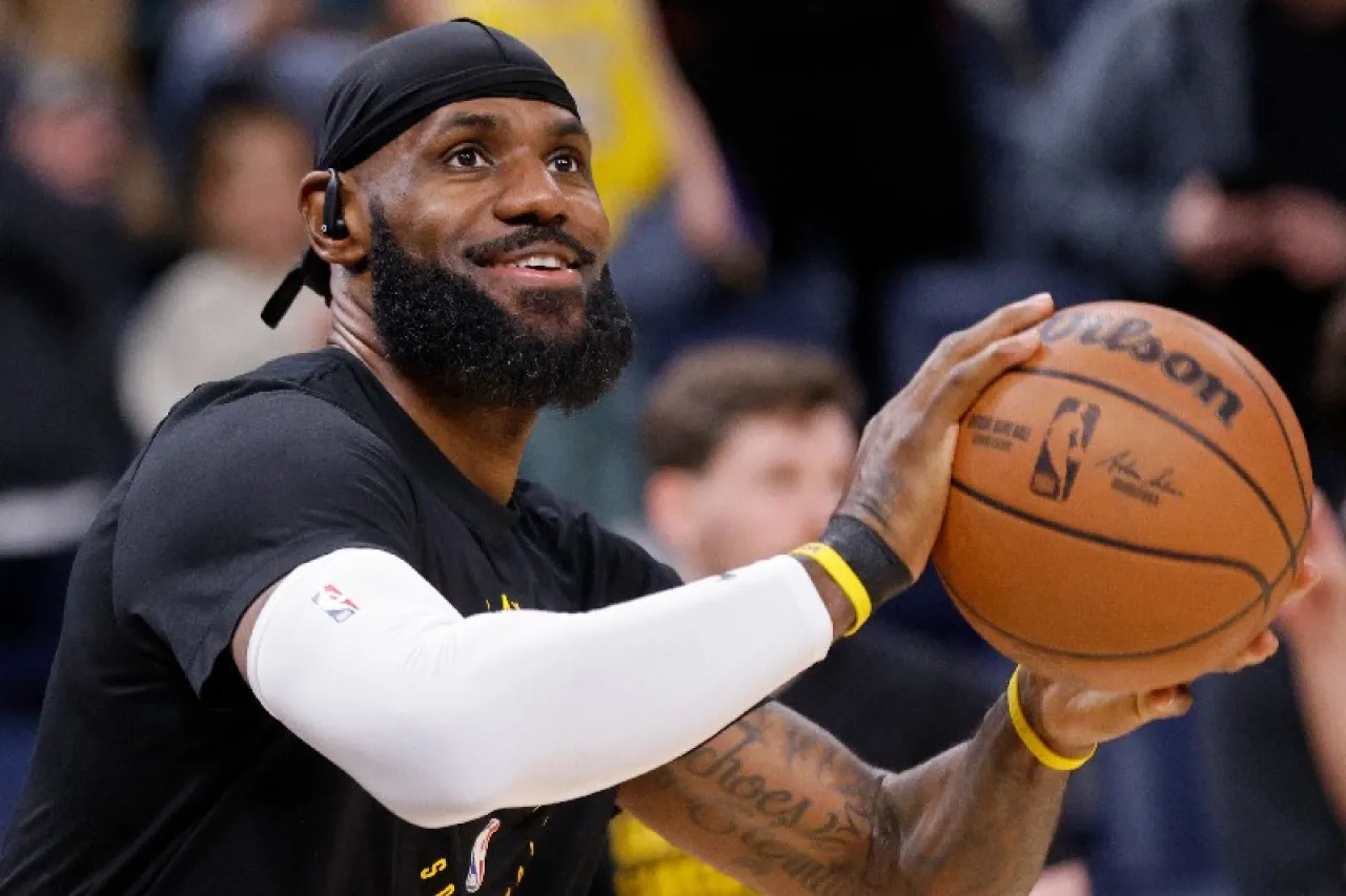 LeBron James se convierte en primer atleta con un muñeco Ken