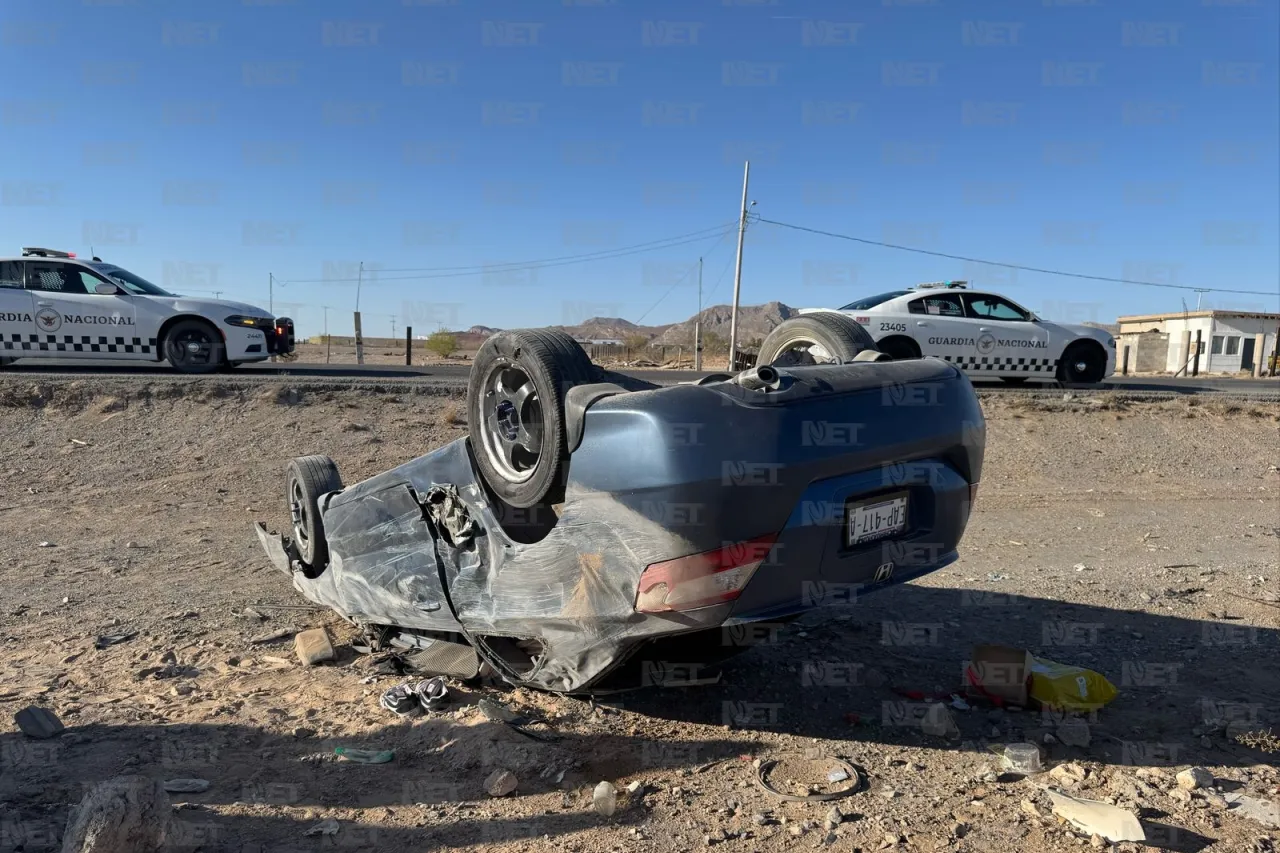 Pipa le corta el paso a auto y provoca volcadura