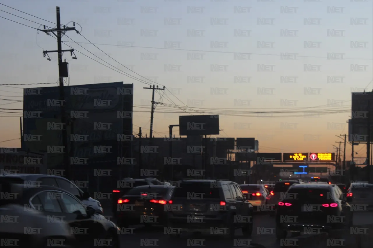 Largas filas en puentes internacionales
