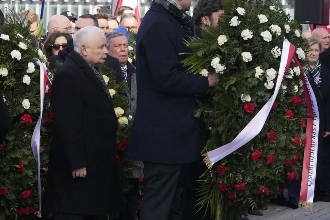 Manifestantes en Rusia intentan interrumpir conmemoración
