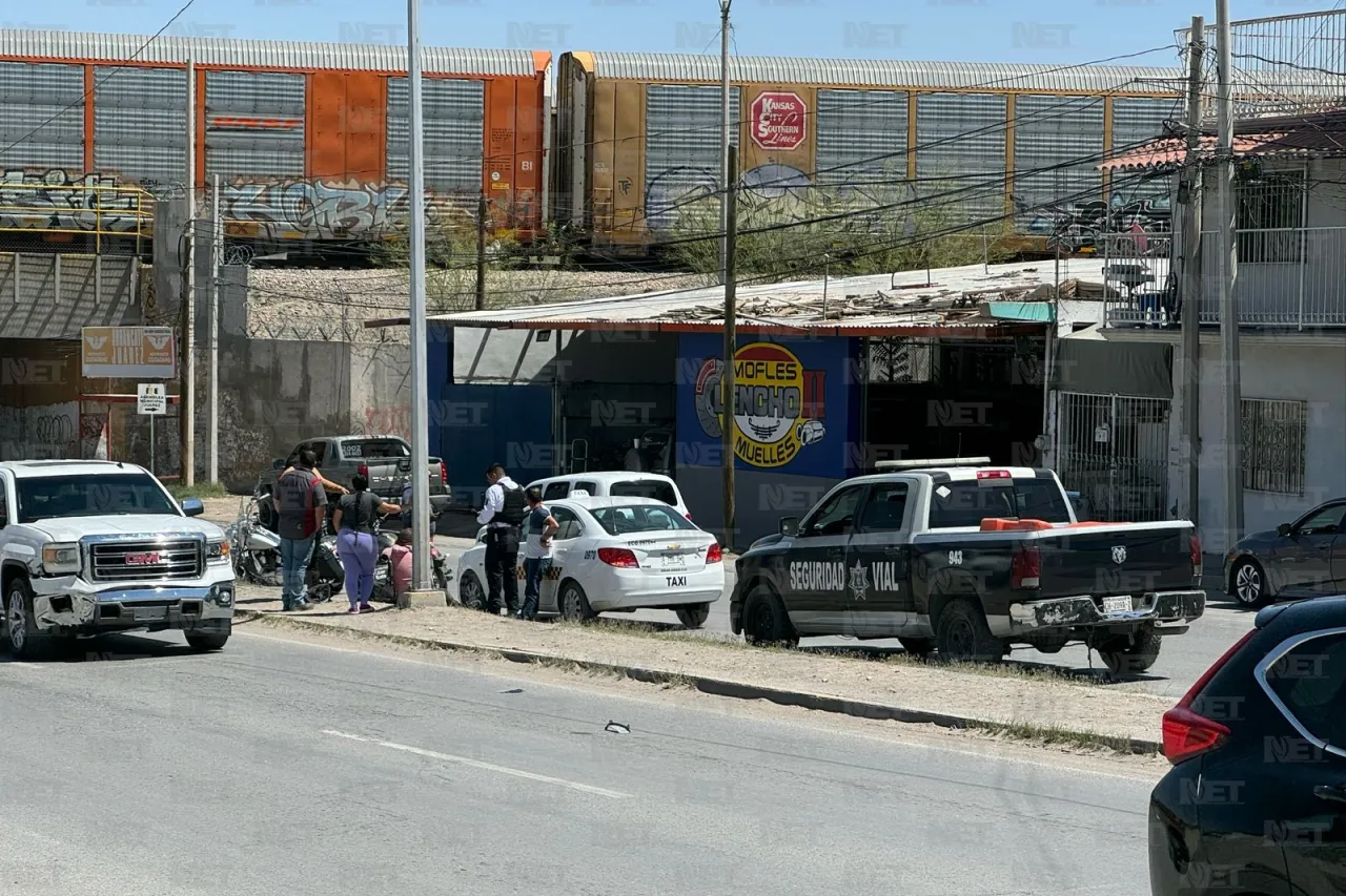 Chocan a biker y resulta lesionado