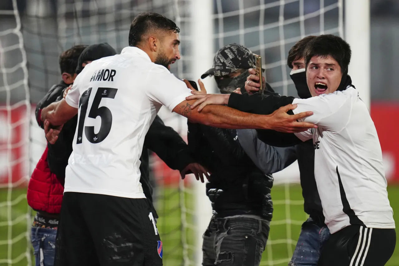 Chile: Mueren 2 personas por estampida antes de juego de la Libertadores