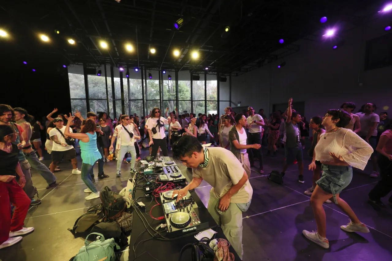 Baile libre sin costo ni acoso: Nueva Red de Bailadores transforma la fiesta