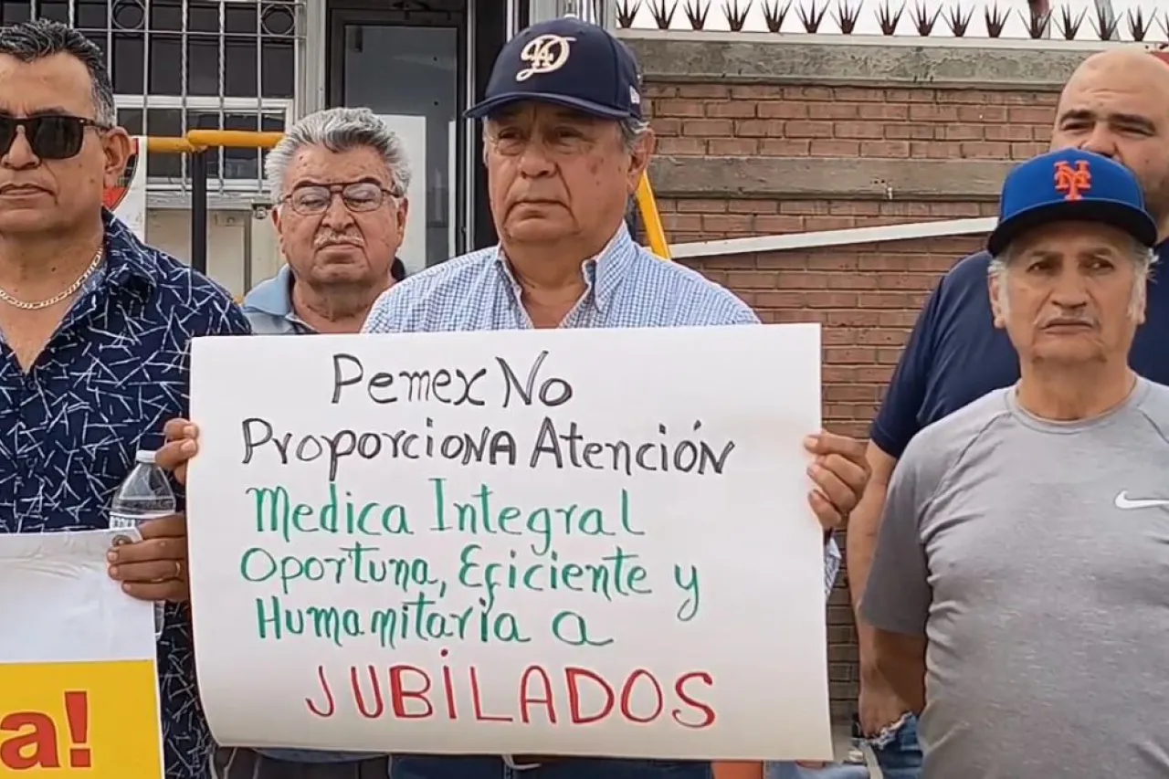 Protestan jubilados de Pemex por falta de atención médica especializada