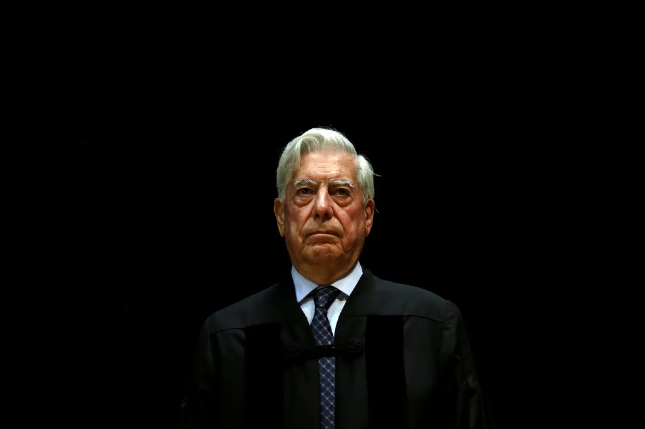Vargas Llosa recibe homenajes tras su fallecimiento