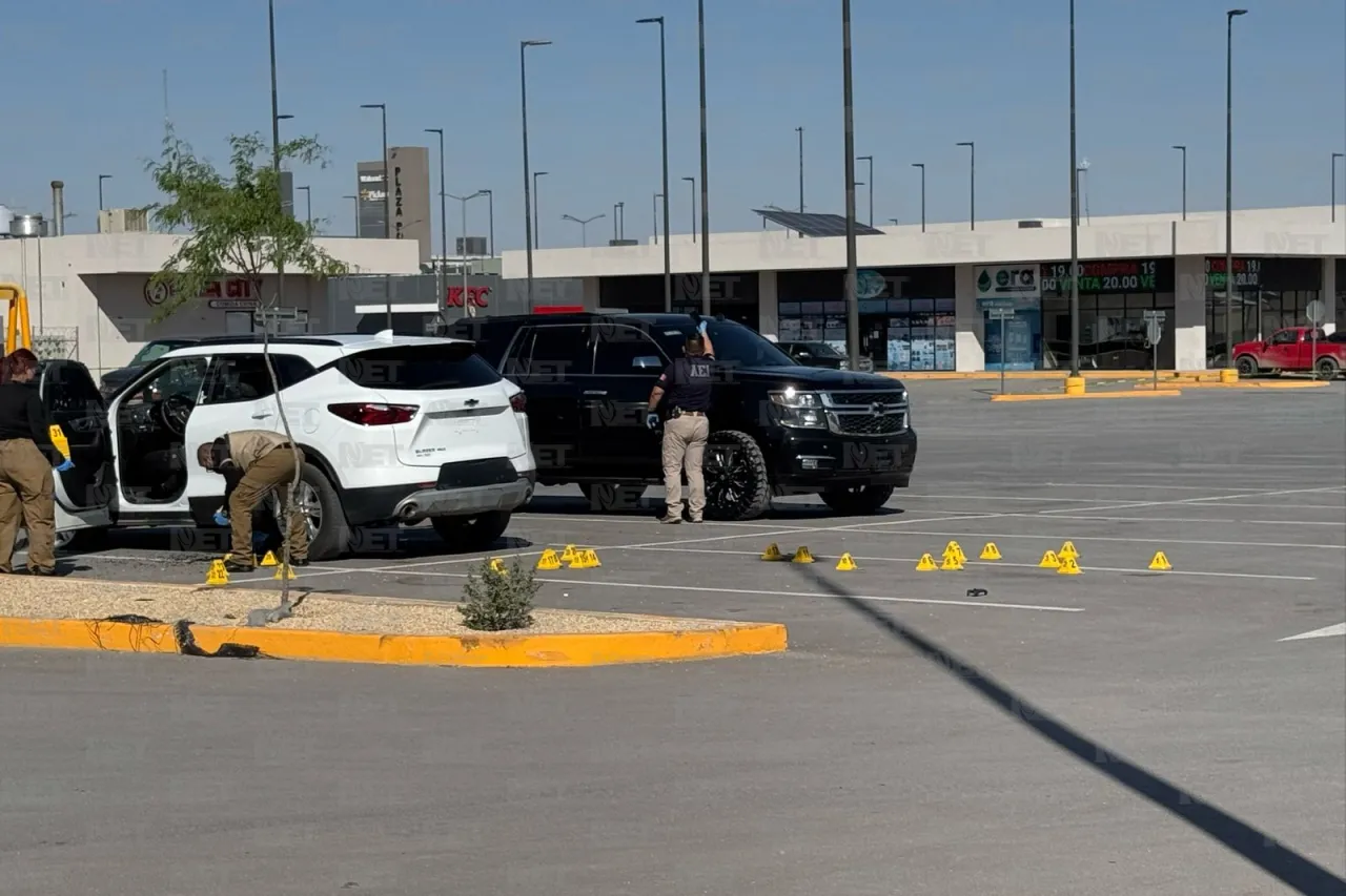 Mujer interceptó a niño baleado en Walmart en local de comida