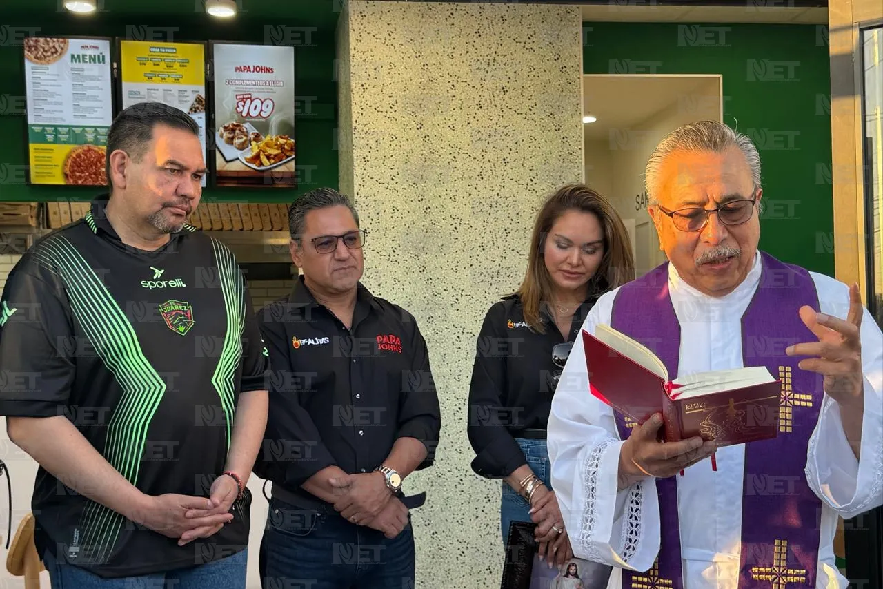 Inauguran sucursal de pizzería Papa John's