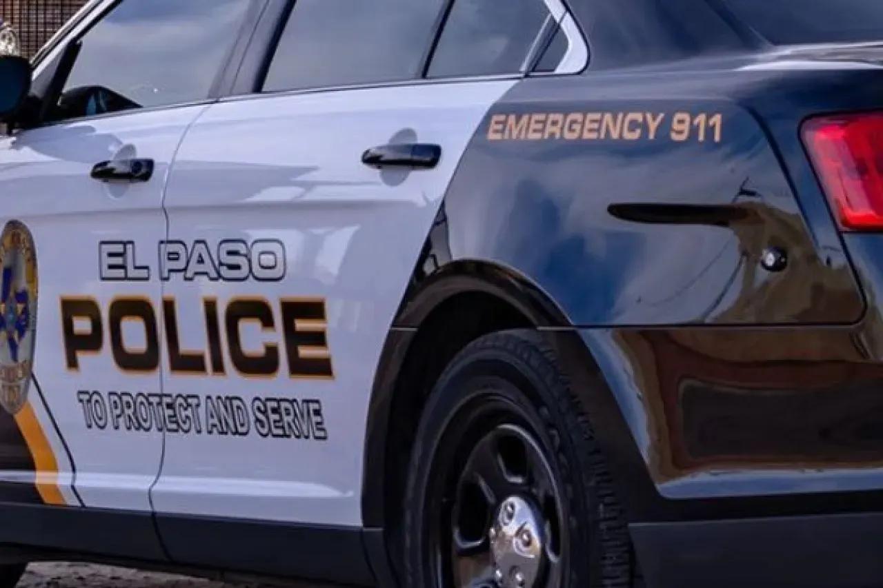 El Paso: Audi choca, se desvía y atropella a 3 juarenses; muere jovencita