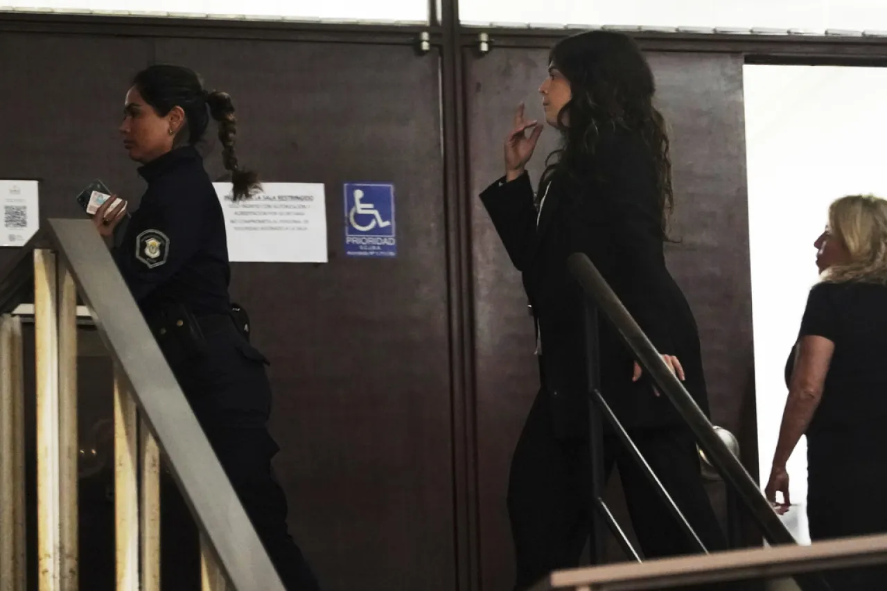 Los médicos nos engañaron: Dalma Maradona en juicio por muerte del astro