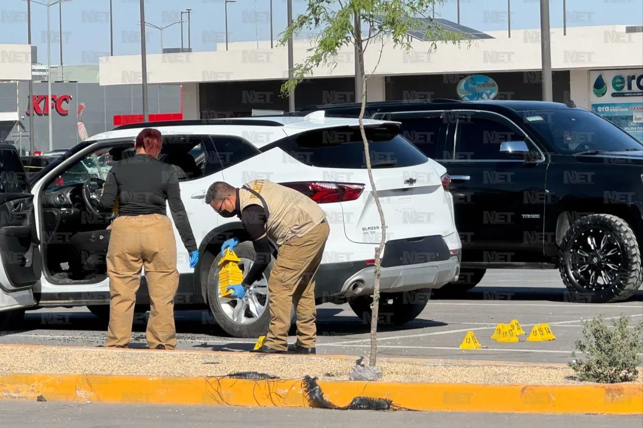 Mujer interceptó a niño baleado en Walmart en local de comida