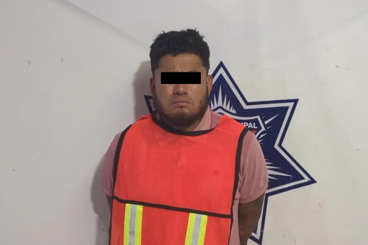 Policías sorprenden a hombre robando en una casa en Riberas